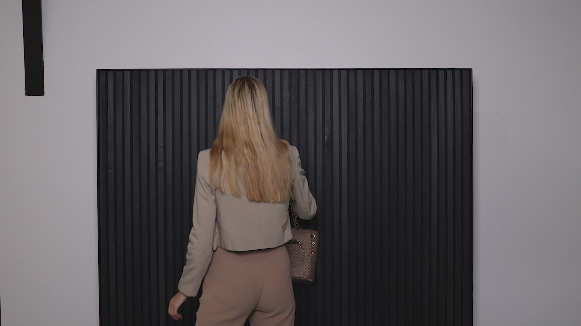 Linn | Vertical Hanger